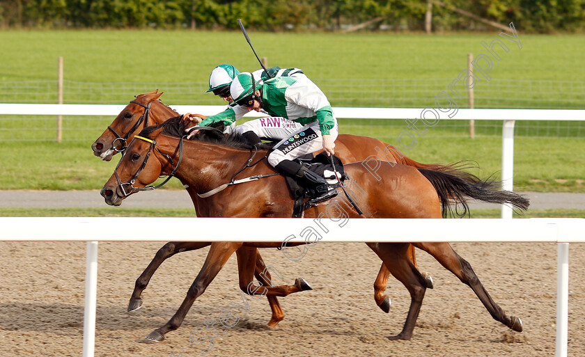 Lulu-Star-0002 
 LULU STAR (nearside, Joshua Bryan) beats BOSCASTLE (farside) in The Gates Ford Handicap
Chelmsford 30 Aug 2018 - Pic Steven Cargill / Racingfotos.com