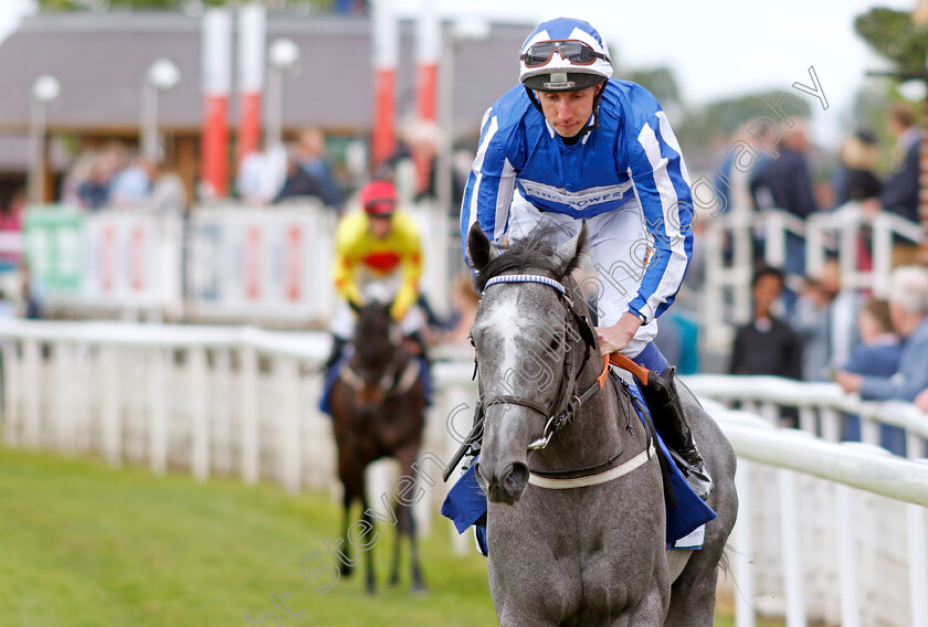 Roach-Power 
 ROACH POWER (James Sullivan)
York 11 Jun 2022 - Pic Steven Cargill / Racingfotos.com