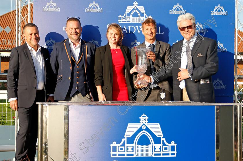 Data-Protection-0007 
 Presentation by Ellen Bishop to the Muir Racing Partnership for The Shadwell Farm Handicap won by DATA PROTECTION
Newmarket 27 Sep 2019 - Pic Steven Cargill / Racingfotos.com