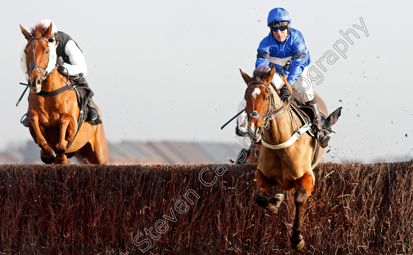 Reserve-Tank-0001 
 RESERVE TANK (right, Robbie Power) with ARDLETHEN (left)
Newbury 30 Nov 2019 - Pic Steven Cargill / Racingfotos.com