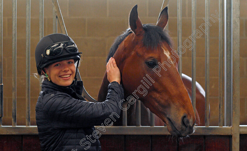 Rosie-Tapner-0001 
 ROSIE TAPNER after riding on the gallops for Charlie Hills, in preparation for Goodwood's Magnolia Cup, Lambourn 23 May 2018 - Pic Steven Cargill / Racingfotos.com