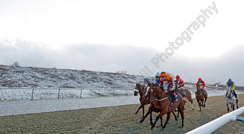 Lingfield-0006 
 Action in the snow at Lingfield in race won by FRENCH MIX (red cap, 2nd right) 27 Feb 2018 - Pic Steven Cargill / Racingfotos.com