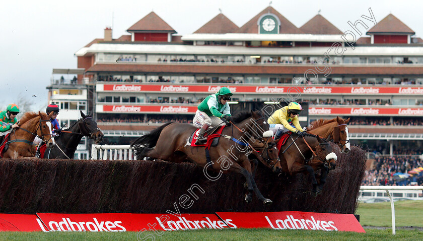 Thomas-Patrick-0002 
 THOMAS PATRICK (centre, Richard Johnson) with THE YOUNG MASTER (right)
Newbury 1 Dec 2018 - Pic Steven Cargill / Racingfotos.com