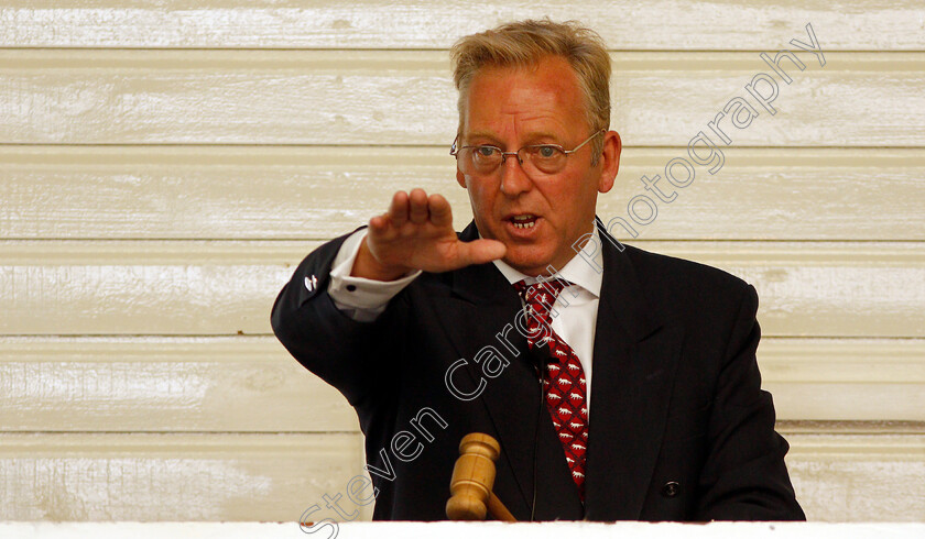 Richard-Botterill-0001 
 Auctioneer Richard Botterill at Ascot Yearling Sale 12 Sep 2017 - Pic Steven Cargill / Racingfotos.com