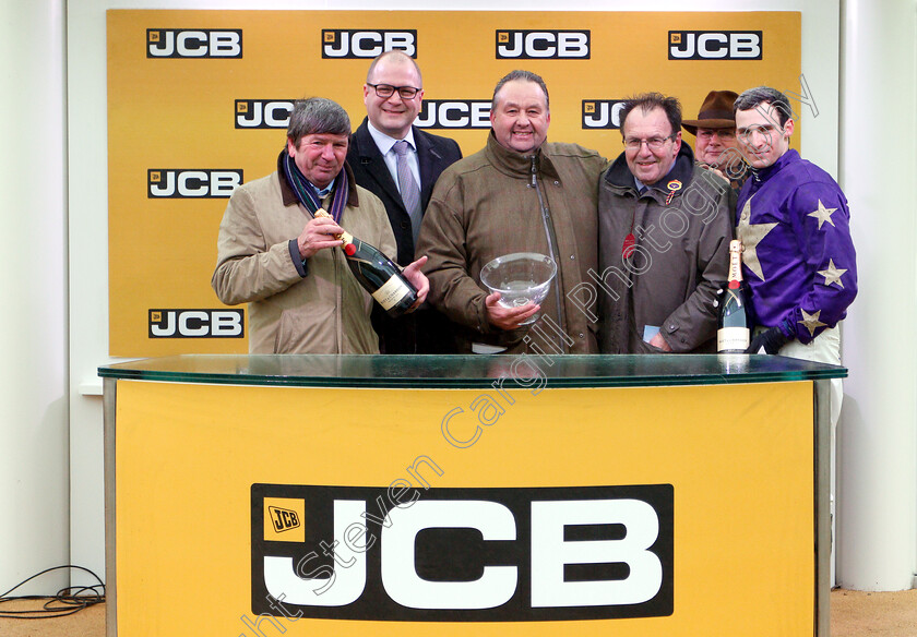 Fanfan-Du-Seuil-0005 
 Presentation to The CCCP Syndicate, Tony Carroll and Harry Bannister for The JCB Triumph Trial Juvenile Hurdle won by NELSON RIVER
Cheltenham 15 Dec 2018 - Pic Steven Cargill / Racingfotos.com