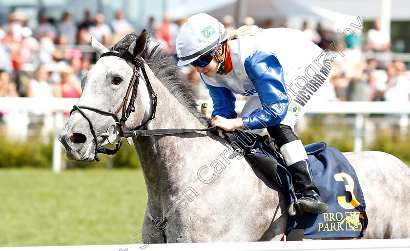 Rue-D Argent-0004 
 RUE D'ARGENT (Victoria Mota) wins Lady Jockeys Thoroughbred World Championship Round 2
Bro Park Sweden 5 Aug 2018 - Pic Steven Cargill / Racingfotos.com