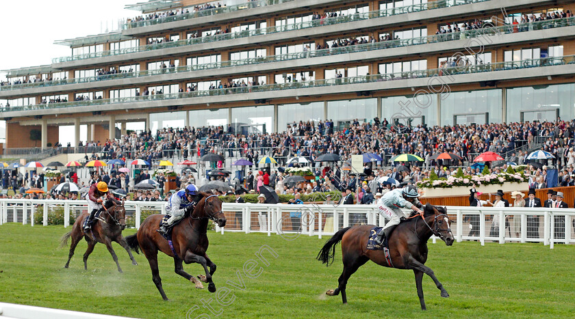 Alenquer-0002 
 ALENQUER (Tom Marquand) beats TASMAN BAY (centre) in The King Edward VII Stakes
Royal Ascot 18 Jun 2021 - Pic Steven Cargill / Racingfotos.com