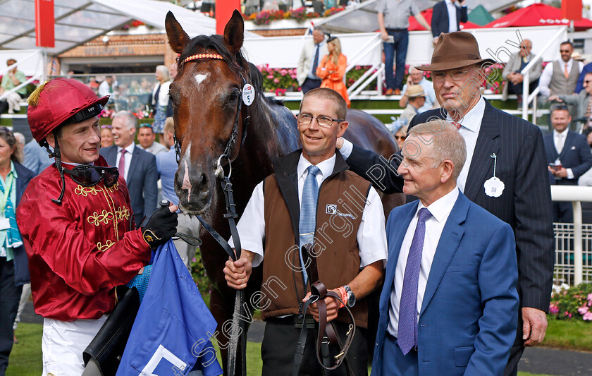 Middle-Earth-0006 
 MIDDLE EARTH (Oisin Murphy) winner of The Sky Bet Melrose Stakes
York 26 Aug 2023 - Pic Steven Cargill / Racingfotos.com