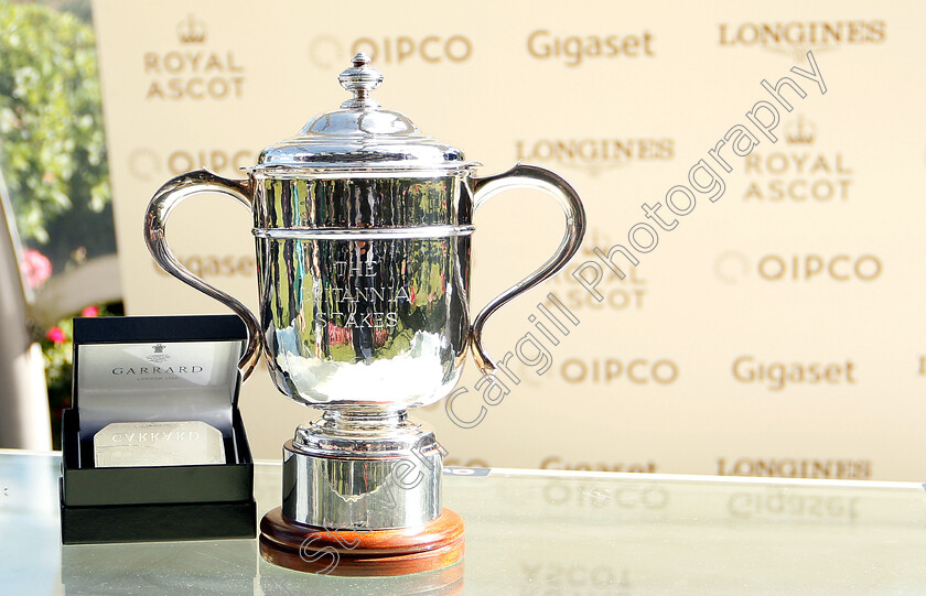 Trophies-for-The-Britannia-Stakes 
 Trophies for The Britannia Stakes
Royal Ascot 21 Jun 2018 - Pic Steven Cargill / Racingfotos.com