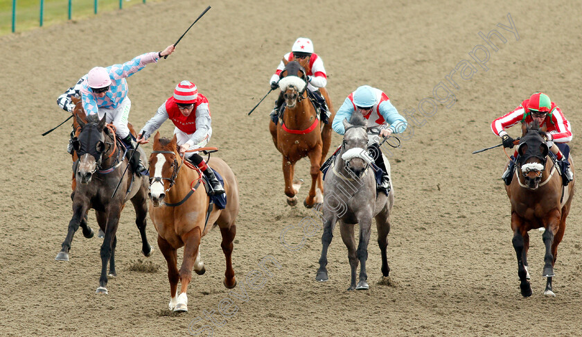 Sandfrankskipsgo-0002 
 SANDFRANKSKIPSGO (Shane Kelly) beats THEGREYVTRAIN (2nd right) HULA GIRL (left) and SHACKLED N DRAWN (right) in The Betway Handicap
Lingfield 18 Jan 2019 - Pic Steven Cargill / Racingfotos.com