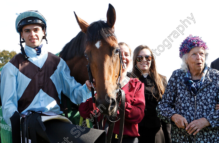 Fairyland-0011 
 FAIRYLAND (Donnacha O'Brien) with owner Evie Stockwell after The Juddmonte Cheveley Park Stakes
Newmarket 29 Sep 2018 - Pic Steven Cargill / Racingfotos.com