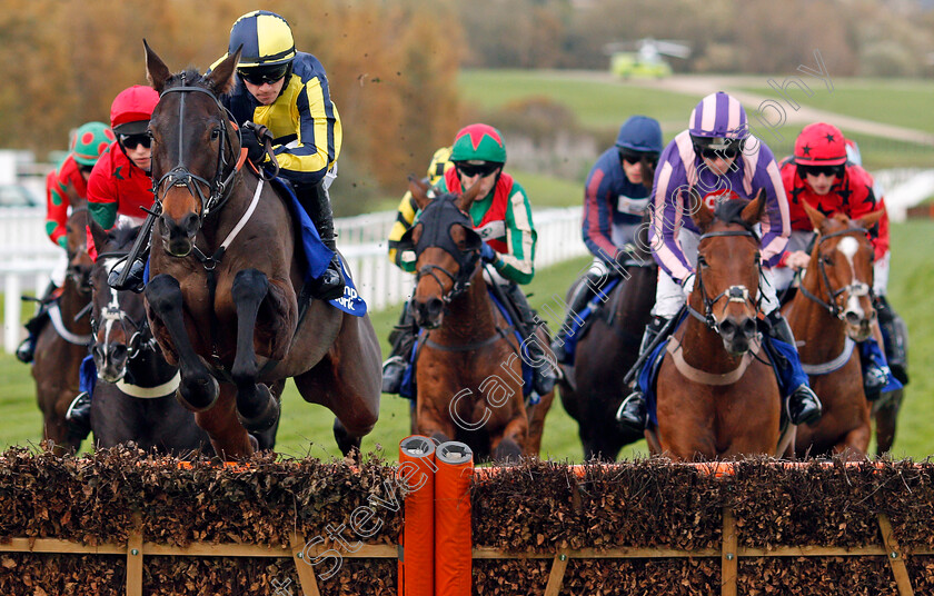 Luccombe-Down-0001 
 LUCCOMBE DOWN (J J Burke) Cheltenham 28 Oct 2017 - Pic Steven Cargill / Racingfotos.com