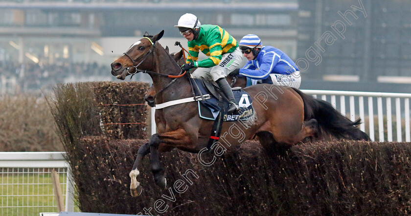 Jonbon-0002 
 JONBON (Nico de Boinville) wins The Betmgm Clarence House Chase
Ascot 18 Jan 2025 - Pic Steven Cargill / Racingfotos.com