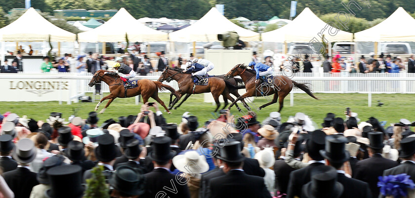 Stradivarius-0008 
 STRADIVARIUS (Frankie Dettori) wins The Gold Cup
Royal Ascot 20 Jun 2019 - Pic Steven Cargill / Racingfotos.com