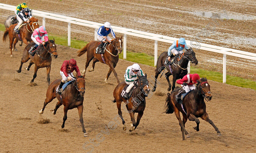 Colonize-0006 
 COLONIZE (Jim Crowley) beats FAR ROCKAWAY (centre) and PHAROAH KING (left) in The Extra Places At totesport.com Novice Stakes
Chelmsford 25 Nov 2019 - Pic Steven Cargill / Racingfotos.com