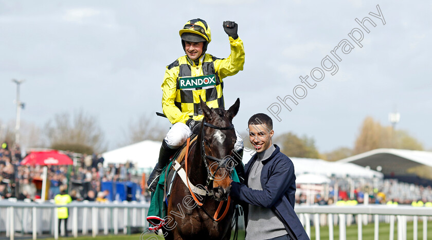 Shishkin-0007 
 SHISHKIN (Nico de Boinville) wins The Alder Hey Aintree Bowl Chase
Aintree 13 Apr 2023 - Pic Steven Cargill / Racingfotos.com