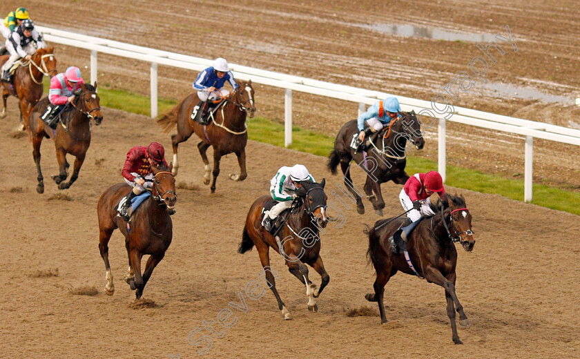 Colonize-0007 
 COLONIZE (Jim Crowley) beats FAR ROCKAWAY (centre) and PHAROAH KING (left) in The Extra Places At totesport.com Novice Stakes
Chelmsford 25 Nov 2019 - Pic Steven Cargill / Racingfotos.com