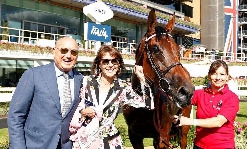 Alexana-0006 
 ALEXANA with owner Philippa Cooper after The Garden For All Seasons Novice Stakes
Ascot 7 Sep 2018 - Pic Steven Cargill / Racingfotos.com