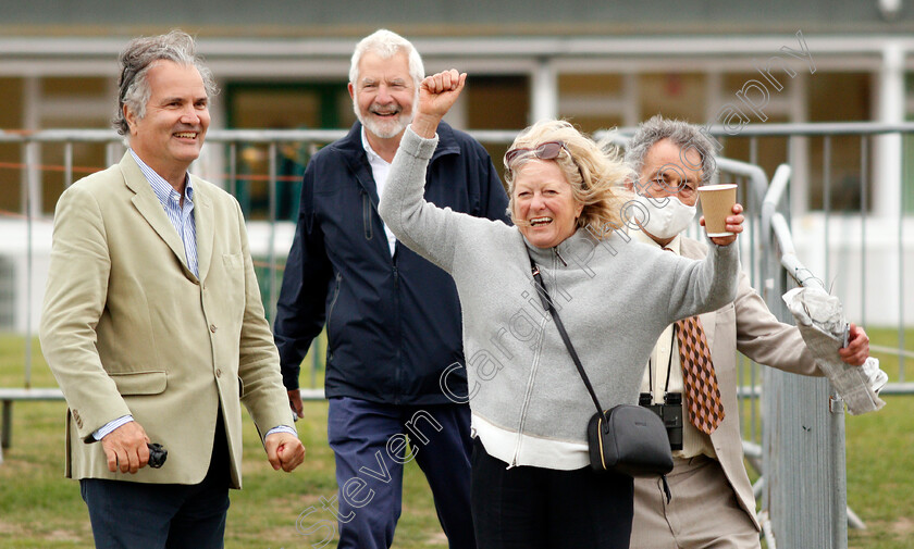 Nicklaus-0009 
 Happy owners from Highclere Thoroughbred Racing celebrate the victory of NICKLAUS in The attheraces.com Handicap
Yarmouth 16 Sep 2020 - Pic Steven Cargill / Racingfotos.com