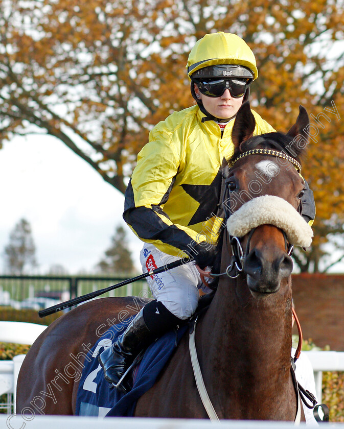 Aunt-Bethany 
 AUNT BETHANY (Hollie Doyle)
Newmarket 30 Oct 2021 - Pic Steven Cargill / Racingfotos.com