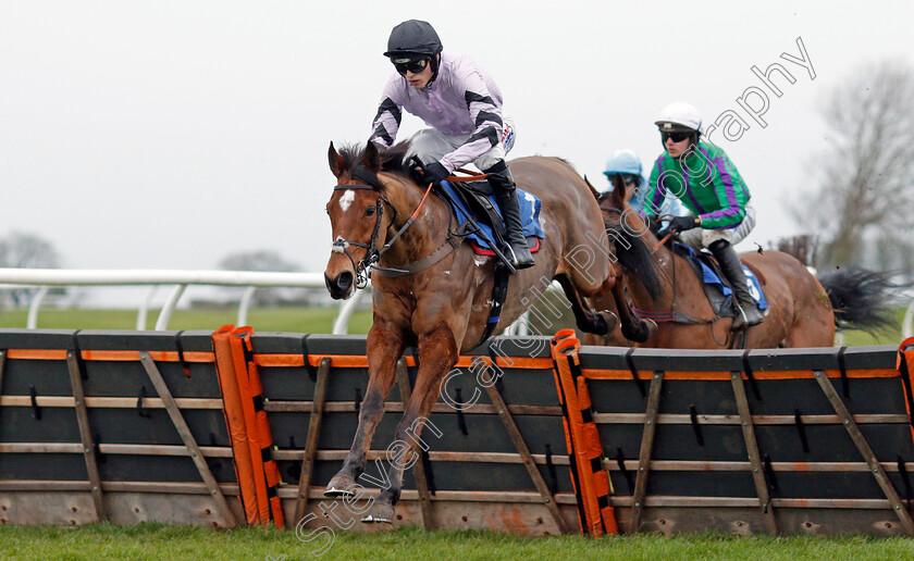 Calva-D Auge-0002 
 CALVA D'AUGE (Harry Cobden) wins The Be Wiser Novices Hurdle
Wincanton 30 Jan 2020 - Pic Steven Cargill / Racingfotos.com