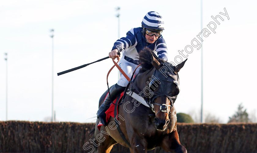 Katate-Dori-0006 
 KATATE DORI (Charlie Deutsch) wins The Ladbrokes Trophy Handicap Chase
Kempton 22 Feb 2025 - Pic Steven Cargill / Racingfotos.com