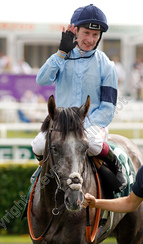 Harrow-0008 
 HARROW (Oisin Murphy) after The Weatherbys Scientific £200,000 2-y-o Stakes
Doncaster 9 Sep 2021 - Pic Steven Cargill / Racingfotos.com