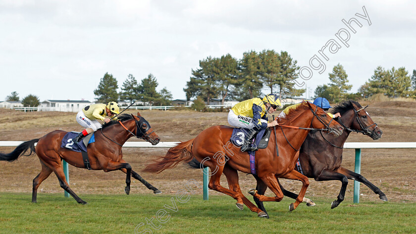 Universal-Order-0003 
 UNIVERSAL ORDER (nearside, Jamie Spencer) beats EL MISK (farside) and THREE COMETS (left) in The Dan Hague Yarmouth's Number 1 Bookmaker Handicap
Yarmouth 17 Sep 2019 - Pic Steven Cargill / Racingfotos.com