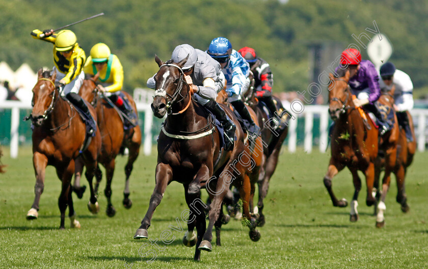 Dramatised-0003 
 DRAMATISED (Daniel Tudhope) wins The Queen Mary Stakes
Royal Ascot 15 Jun 2022 - Pic Steven Cargill / Racingfotos.com