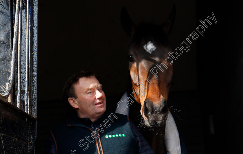 Altior-0004 
 ALTIOR with Nicky Henderson, Lambourn 6 Feb 2018 - Pic Steven Cargill / Racingfotos.com