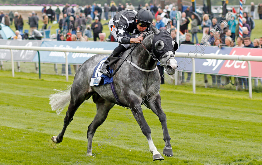 George-Bowen-0005 
 GEORGE BOWDEN (Connor Beasley) wins The Infinity Tyres Handicap York 16 May 2018 - Pic Steven Cargill / Racingfotos.com