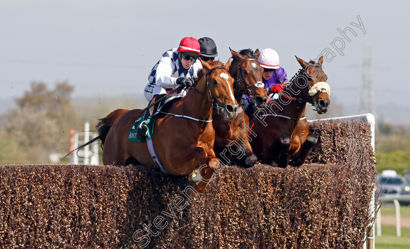 Banbridge-0001 
 BANBRIDGE (left, J J Slevin) wins The Racehorse Lotto Manifesto Novices Chase
Aintree 13 Apr 2023 - Pic Steven Cargill / Racingfotos.com