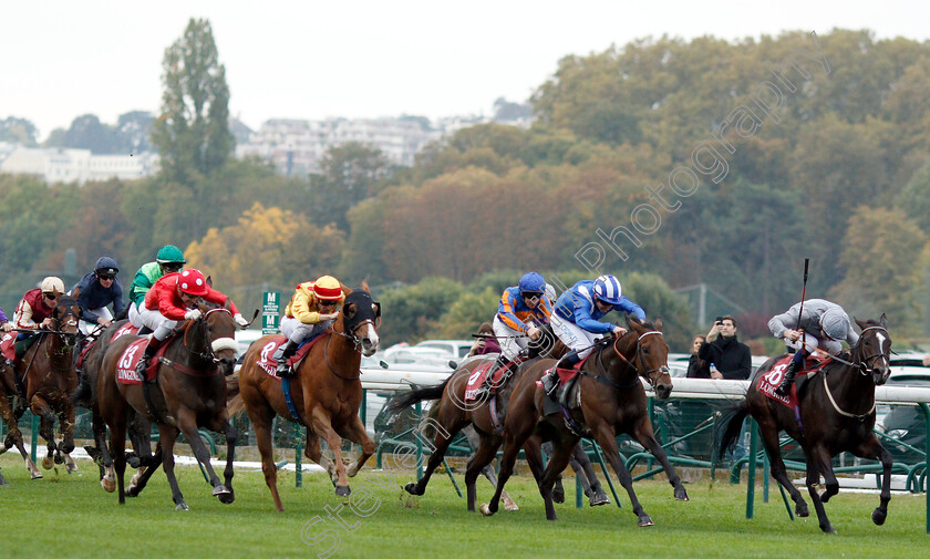 Mabs-Cross-0001 
 MABS CROSS (left, Gerald Mosse) beats SOLDIER'S CALL (right) and BATTAASH (2nd right) in The Prix De L'Abbaye De Longchamp
Longchamp 7 Oct 2018 - Pic Steven Cargill / Racingfotos.com