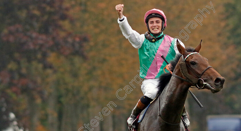 Bluestocking-0024 
 BLUESTOCKING (Rossa Ryan) winner of The Qatar Prix de l'Arc de Triomphe 
Longchamp 6 Oct 2024 - Pic Steven Cargill / Racingfotos.com