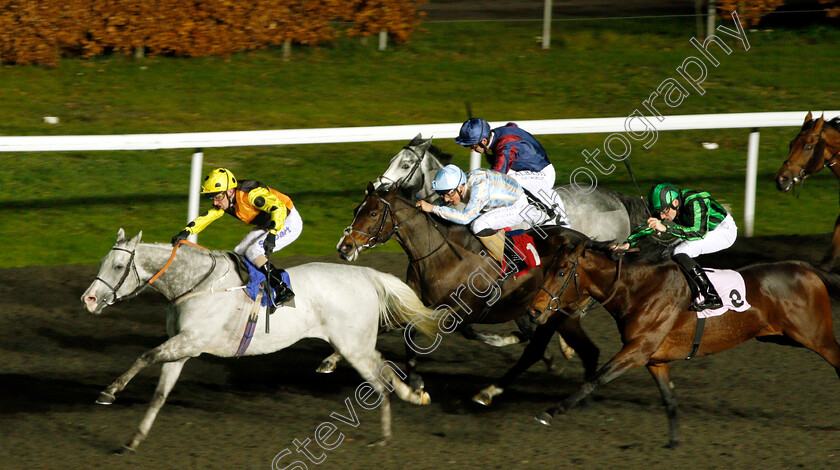 Watersmeet-0003 
 WATERSMEET (Joe Fanning) beats HIGHER POWER (centre) and BILLY RAY (right) in The 32Red Handicap
Kempton 21 Nov 2018 - Pic Steven Cargill / Racingfotos.com