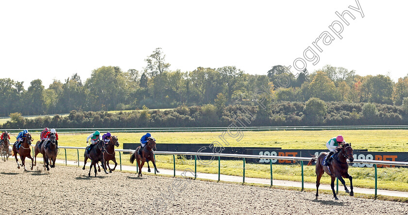 Purser-0002 
 PURSER (Robert Havlin) wins The Injured Jockeys Fund EBF Novice Stakes Lingfield 5 Oct 2017 - Pic Steven Cargill / Racingfotos.com