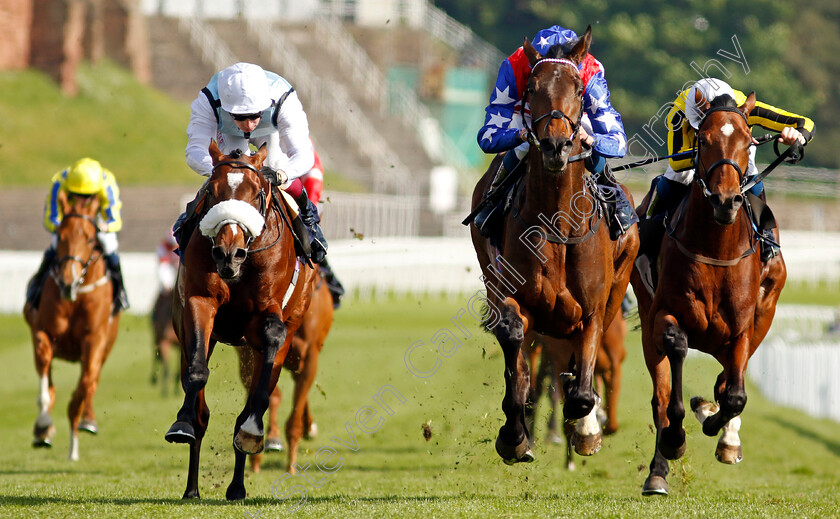 Fouroneohfever-0004 
 FOURONEOHFEVER (centre, William Buick) beats USER AMISTOSO (right) and CONTACTO (left) in The Camden Town Brewery Handicap
Chester 9 May 2024 - Pic Steven Cargill / Racingfotos.com