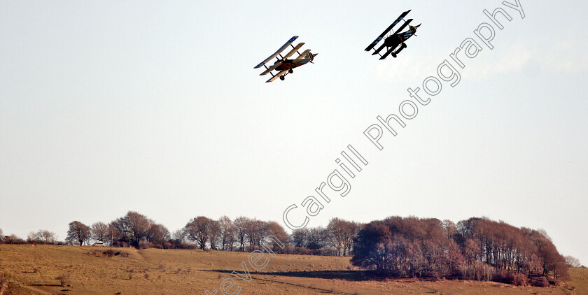 Dogfight-0007 
 World War I dogfight re-enactment takes place above Cheltenham Racecourse
18 Nov 2018 - Pic Steven Cargill / Racingfotos.com