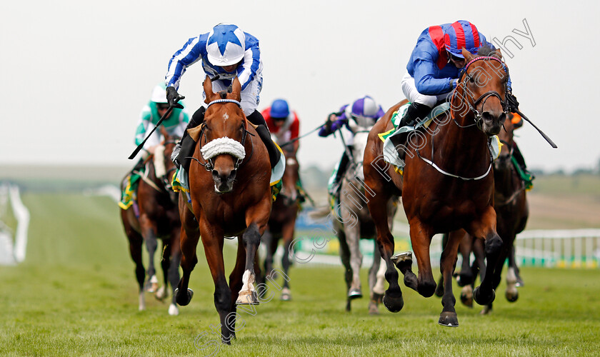 Dubai-Honour-0002 
 DUBAI HONOUR (right, James Doyle) beats FOXES TALES (left) in The bet365 Handicap
Newmarket 9 Jul 2021 - Pic Steven Cargill / Racingfotos.com