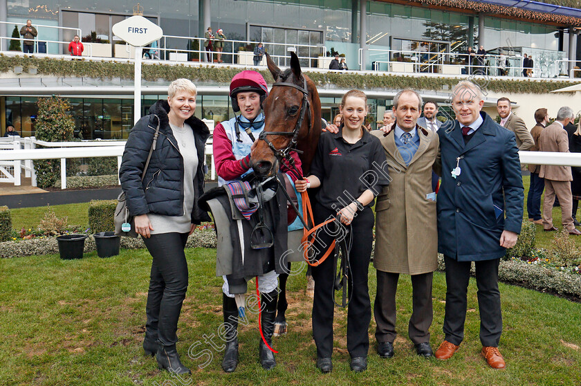 Clondaw-Native-0011 
 CLONDAW NATIVE (Ciaran Gethings) with trainer Stuart Edmunds after The Eventmasters.co.uk Maiden Hurdle Ascot 22 Dec 2017 - Pic Steven Cargill / Racingfotos.com