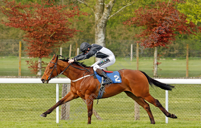 Chivers-0005 
 CHIVERS (Joshua Bryan) wins The Sharp's Doom Bar Handicap Div2 Salisbury 30 Apr 2018 - Pic Steven Cargill / Racingfotos.com