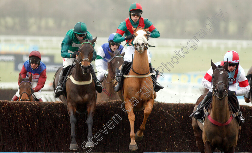 Kildisart-0002 
 KILDISART (left, Daryl Jacob) jumps with FIRST DRIFT (centre) in The Timeform Novices Handicap Chase
Cheltenham 26 Jan 2019 - Pic Steven Cargill / Racingfotos.com