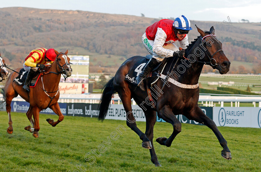 On-The-Blind-Side-0004 
 ON THE BLIND SIDE (Nico de Boinville) wins The Ballymore Novices Hurdle Cheltenham 17 Nov 2017 - Pic Steven Cargill / Racingfotos.com