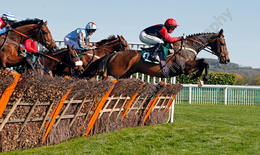 Monbeg-Theatre-0002 
 MONBEG THEATRE (Page Fuller) wins The Safran Landing Systems Handicap Hurdle Cheltenham 18 Apr 2018 - Pic Steven Cargill / Racingfotos.com