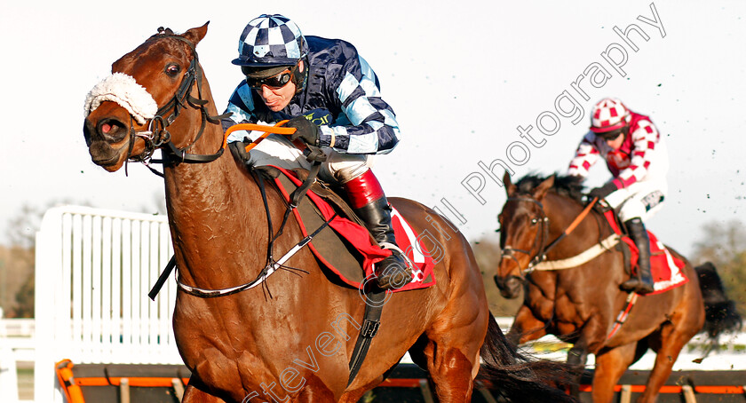 Thomas-Darby-0003e 
 THOMAS DARBY (Richard Johnson) wins The Matchbook Holloway's Handicap Hurdle
Ascot 18 Jan 2020 - Pic Steven Cargill / Racingfotos.com