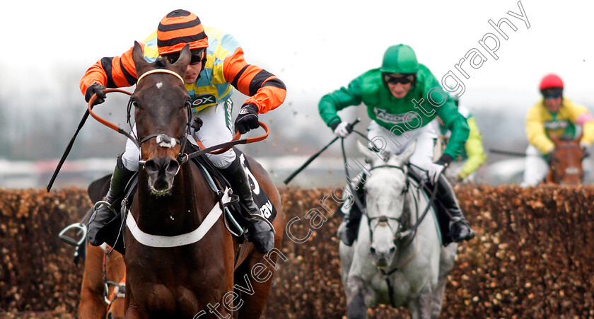 Might-Bite-0011 
 MIGHT BITE (Nico de Boinville) wins The Betway Bowl Chase Aintree 12 Apr 2018 - Pic Steven Cargill / Racingfotos.com