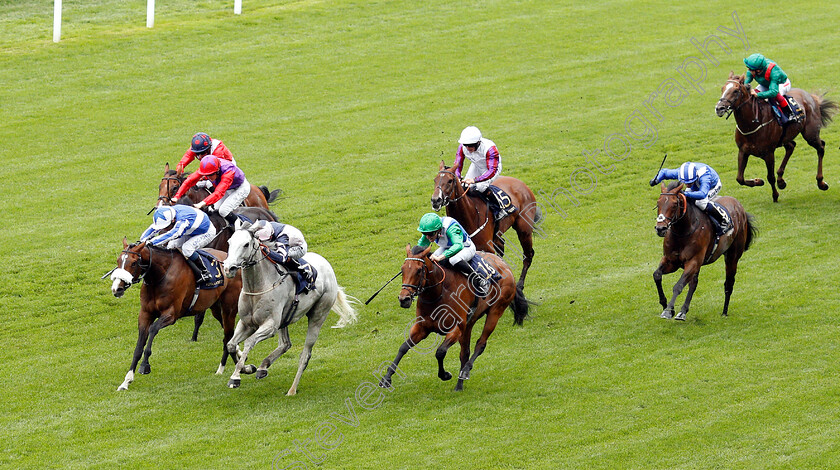 Lord-Glitters-0002 
 LORD GLITTERS (centre, Daniel Tudhope) beats BEAT THE BANK (left) and ONE MASTER (right) in The Queen Anne Stakes
Royal Ascot 18 Jun 2019 - Pic Steven Cargill / Racingfotos.com