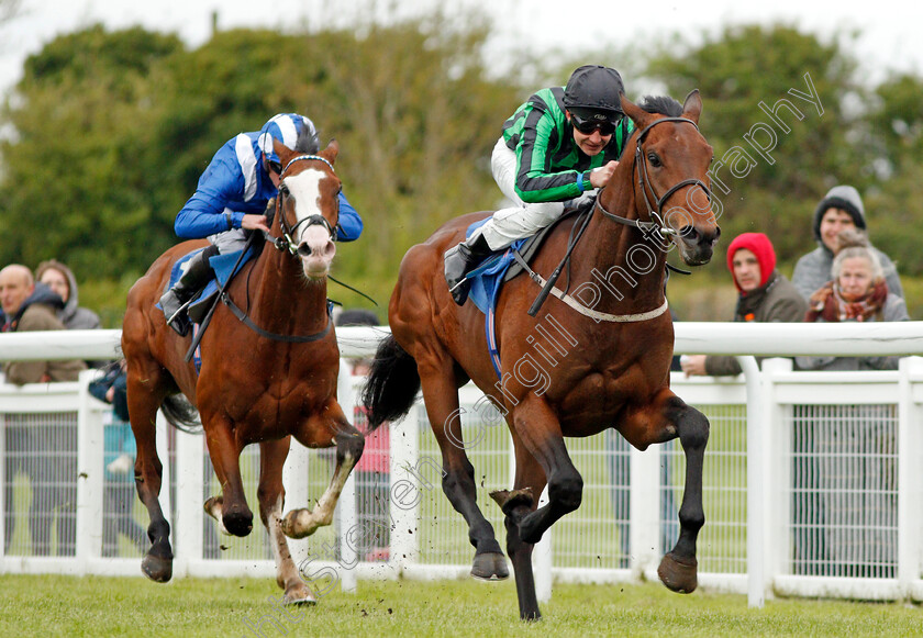 Billy-Ray-0007 
 BILLY RAY (Charles Bishop) beats ALMOGHARED (left) in The Betfred Treble Odds On Lucky 15's British EBF Maiden Stakes Salisbury 29 Apr 2018 - Pic Steven Cargill / Racingfotos.com