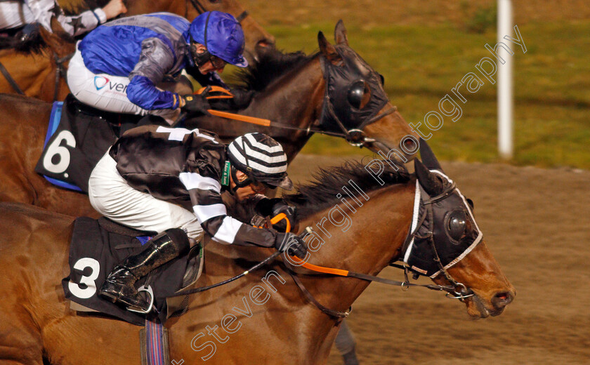 Samphire-Coast-0005 
 SAMPHIRE COAST (Ben Curtis) wins The Bet totetrifecta At totesport.com Handicap
Chelmsford 28 Nov 2019 - Pic Steven Cargill / Racingfotos.com