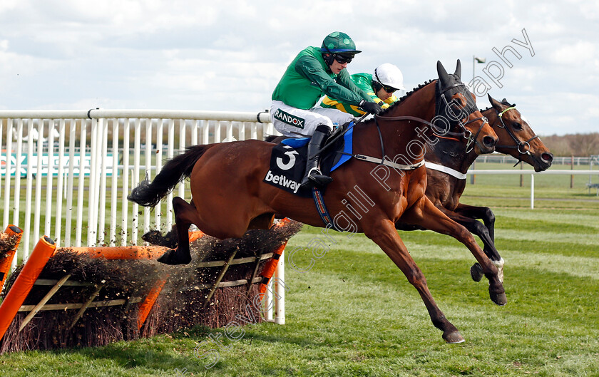 Jonbon-0003 
 JONBON (farside, Aidan Coleman) beats EL FABIOLO (nearside) in The Betway Top Novices Hurdle
Aintree 8 Apr 2022 - Pic Steven Cargill / Racingfotos.com